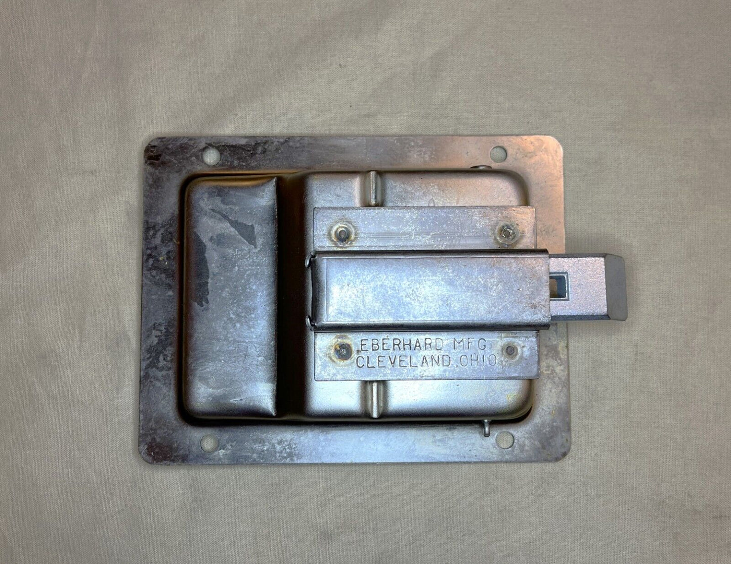 MTVR 7 TON HEMTT MRAP-M-ATV LVSR OSHKOSH 2239010 DOOR LATCH 2540-01-514-1683