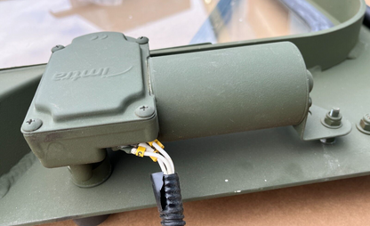 M1161 GROWLER ITV-LSV FRONT WINDSHIELD HALF WITH MOTOR 43016400 2510-01-605-2532