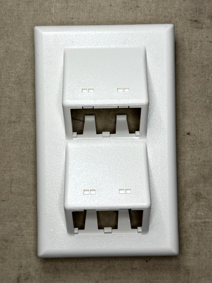 PANDUIT, SNAP-ON T-70 FACEPLATE SLOPED SURFACE RACEWAY WIRE ROUTING SYS T70FV4IW