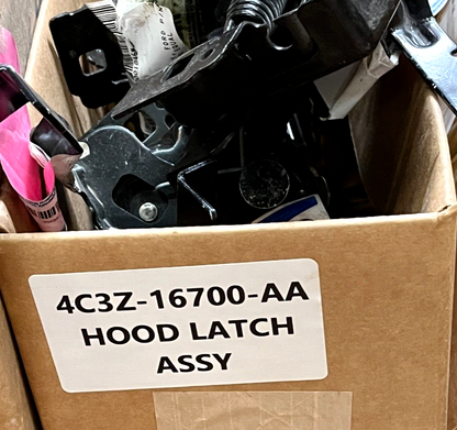 HOOD LATCH ASSEMBLY SUPER DUTY FORD MOTOR 768085 4C3Z-16700-AA NOS