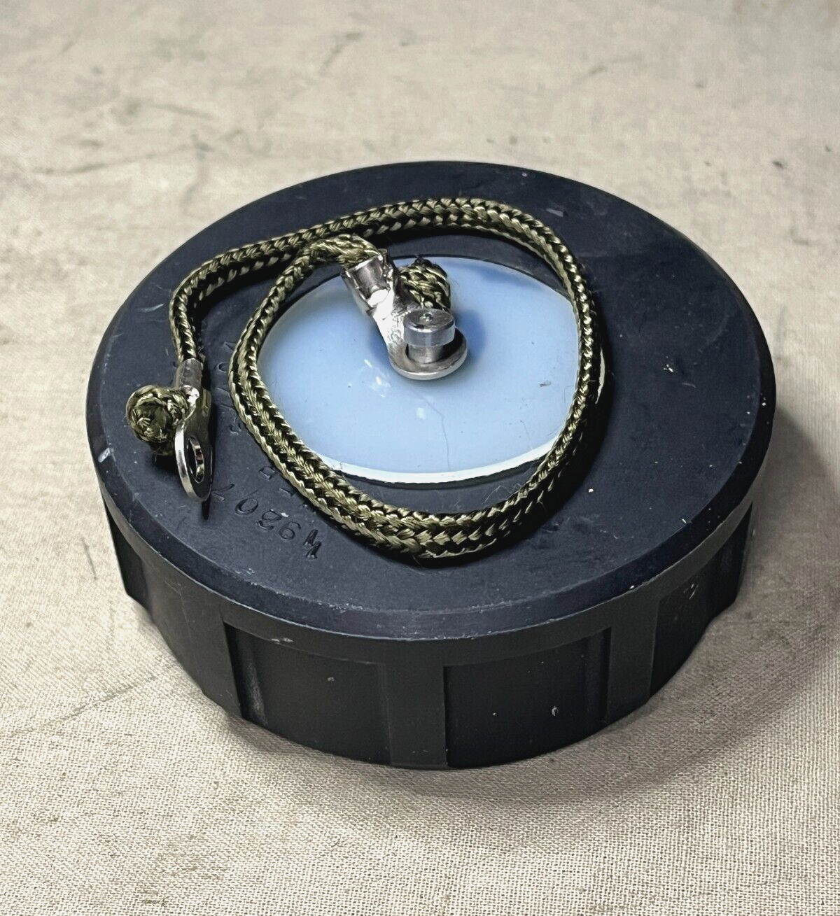 M-113A1 M-113A2 M-113A3 DUST & MOISTURE PROTECTIVE CAP 1231422 5340-01-316-1624