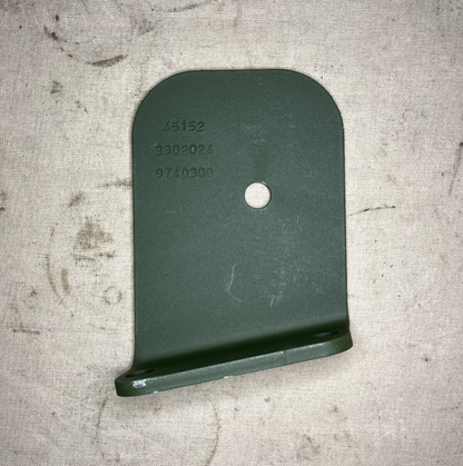 MTVR-2MK23 TRUCK OSHKOSH 3302024 LIGHT BRACKET MOUNTING PLATE 6220-01-504-6494