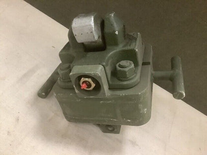 MILITARY TRAILER OSHKOSH 3838087 PLAIN ISO MOUNTING BRACKET 5340-01-607-6605