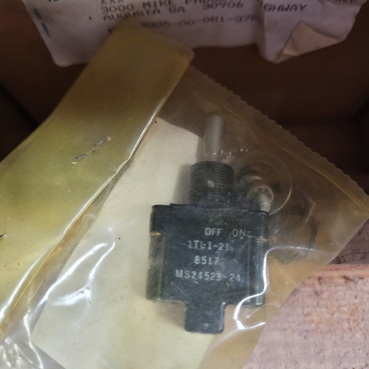 MILITARY STANDARDS MS24523-24 1TL1-21 ROUND TOGGLE SWITCH USAF 5930-00-683-1630