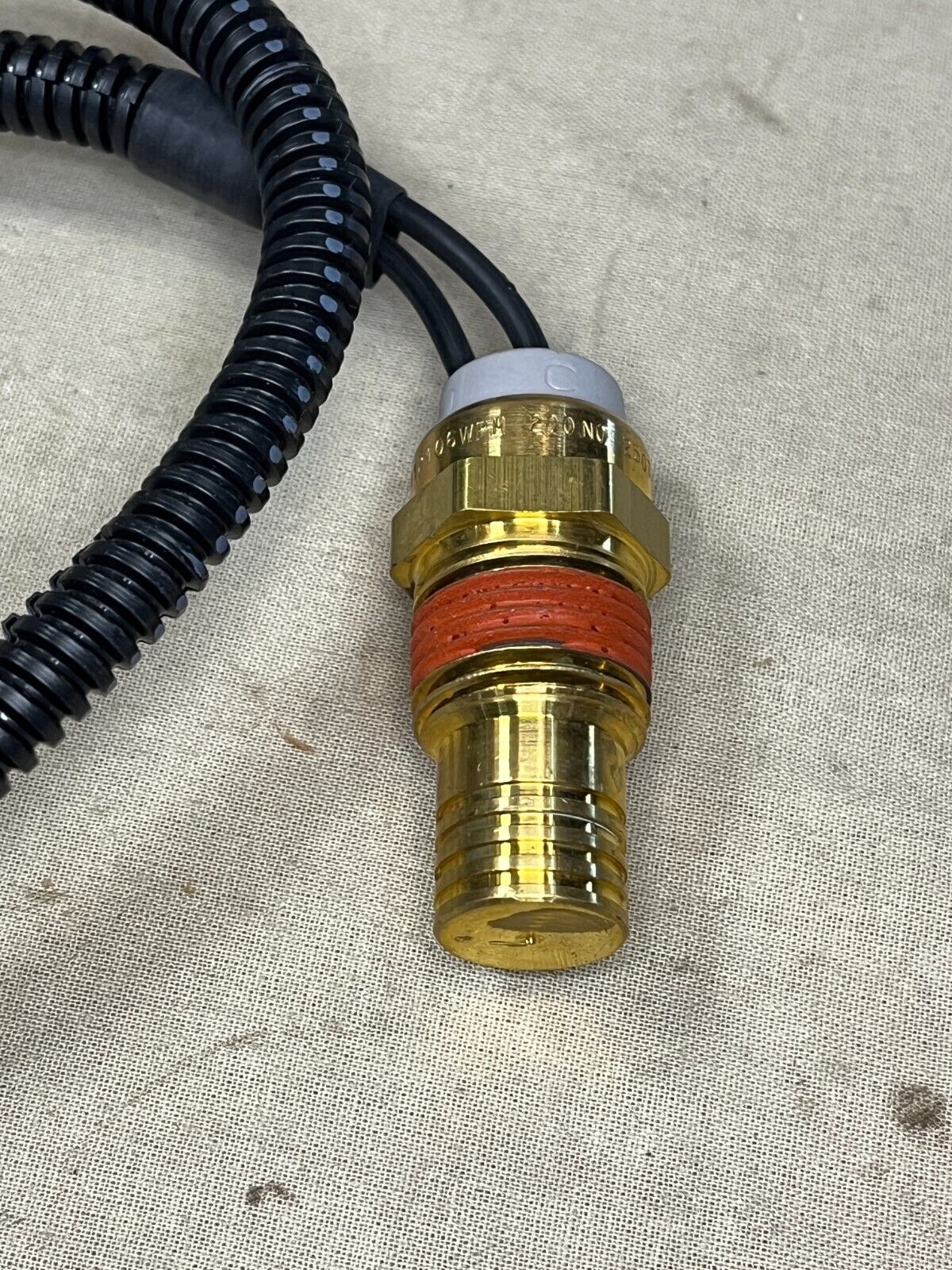 M939 5-TON TRUCK RED DOT RD-5-11647-0P 200F THERMOSTATIC SWITCH 5930-01-531-4294