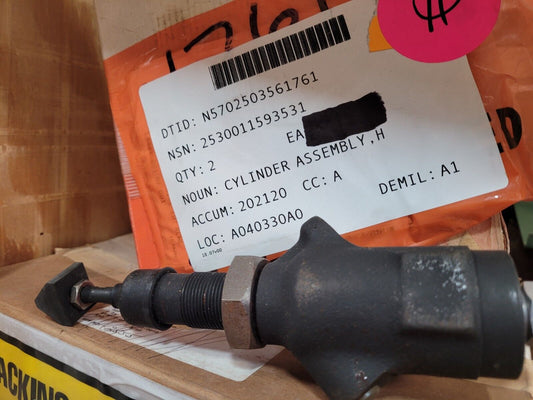 FORT LIFT TRUCK HYDRAULIC BRAKE CYLINDER ASSEMBLY 74915651 2530-01-159-3531