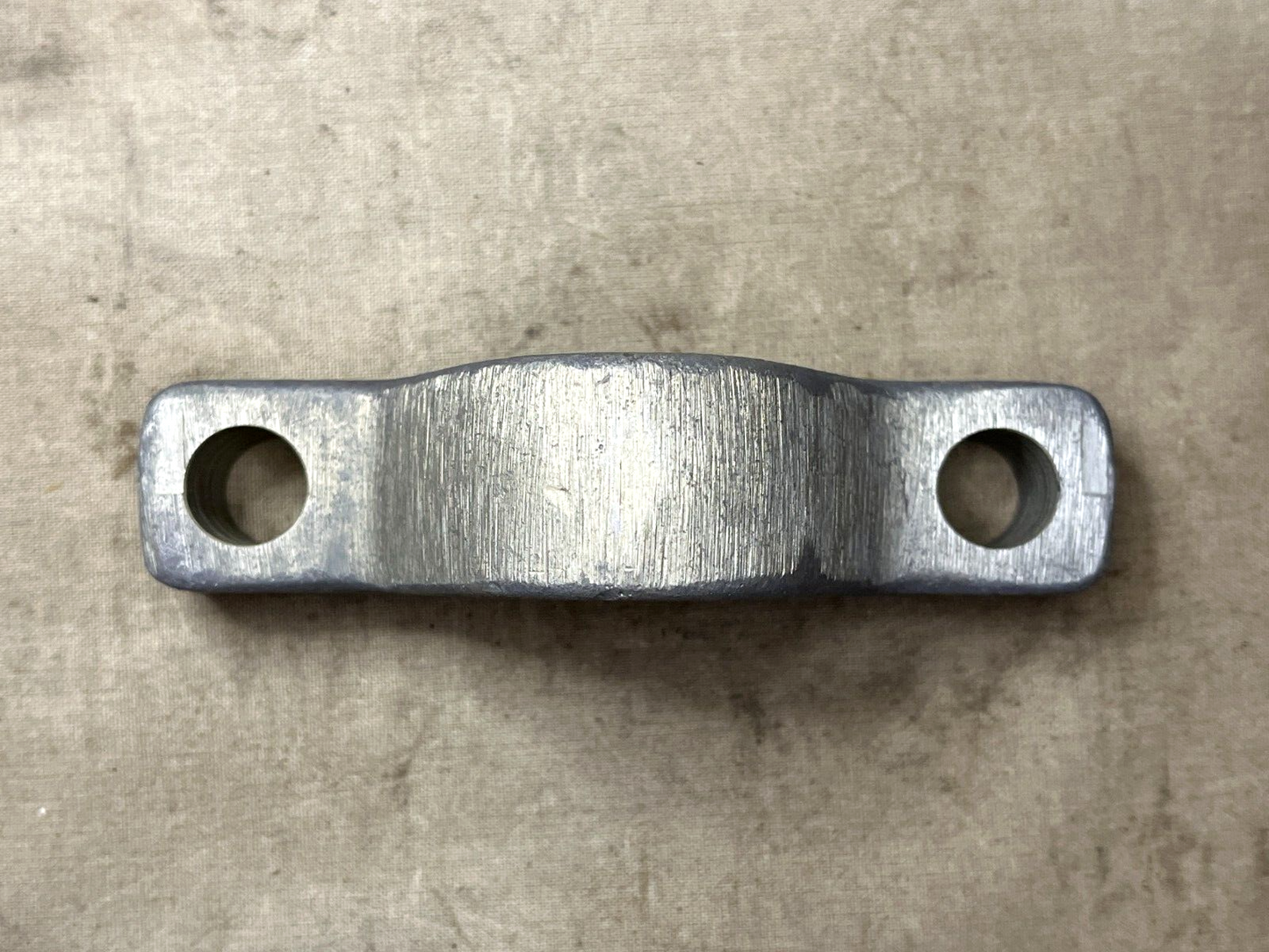 M-113A1, M-113A2 TANK 10886486 ROTATING SHAFT EYE BRACKET 3040-00-412-1981 NOS