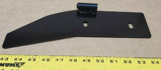 Kubota Tractors Mount left lower hinge 77700-05251