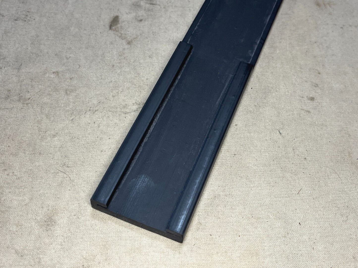 2601124-3 Non-Metallic Special Shaped Section Seals 5330-01-117-4244 28" 1.78" W