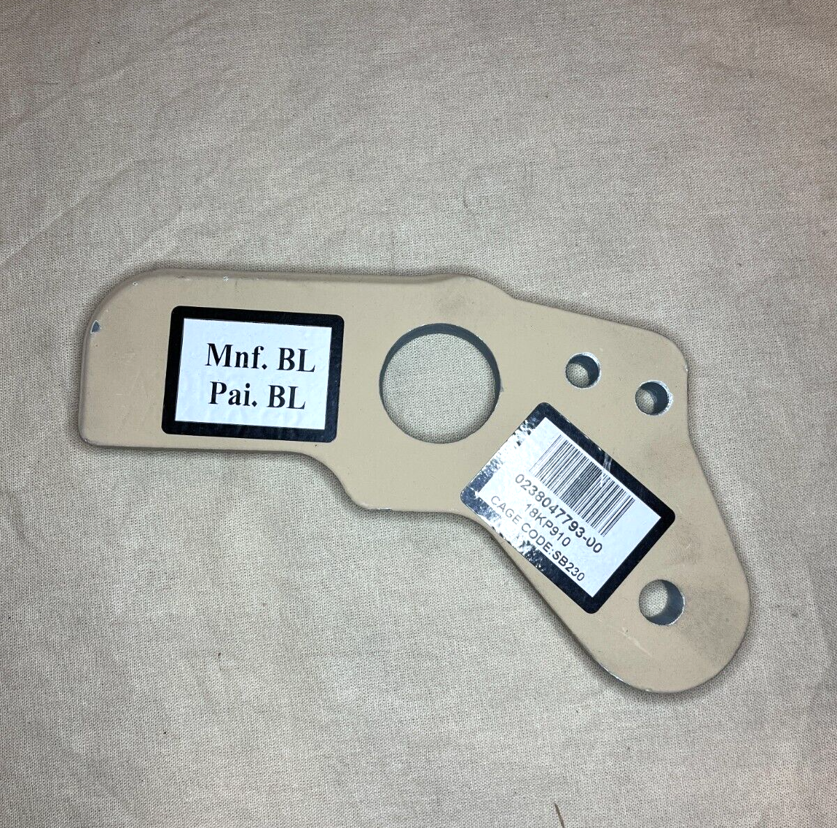 LVSR CARGO TRUCK 22.5 TON 10 X 10 0238047793 LOWER LOCK 18KP910 2590-01-584-9319