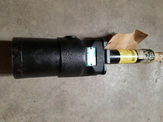 NEW OEM Char Lynn  GS31500A   Eaton 211-1178-002 Steering Unit 780356 01004565