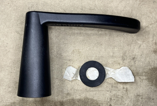 CAT 299-6986 LOADER BACKHOE CAB DOOR AND WIND LATCH ASSEMBLY 2540-01-568-7536