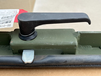 M1161 GROWLER ITV-LSV FRONT WINDSHIELD HALF WITH MOTOR 43016400 2510-01-605-2532