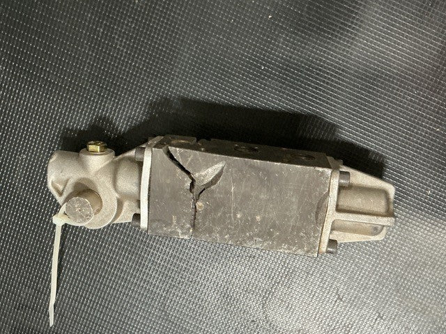 Control Linear Valve 85787-05P NSN 4820-01-365-3019 - photo 2