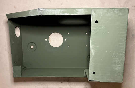 FMTV MRAP MATERIAL HANDLING-CONTAINER BATTERY TRAY 12423451 6160-01-541-9105 NOS