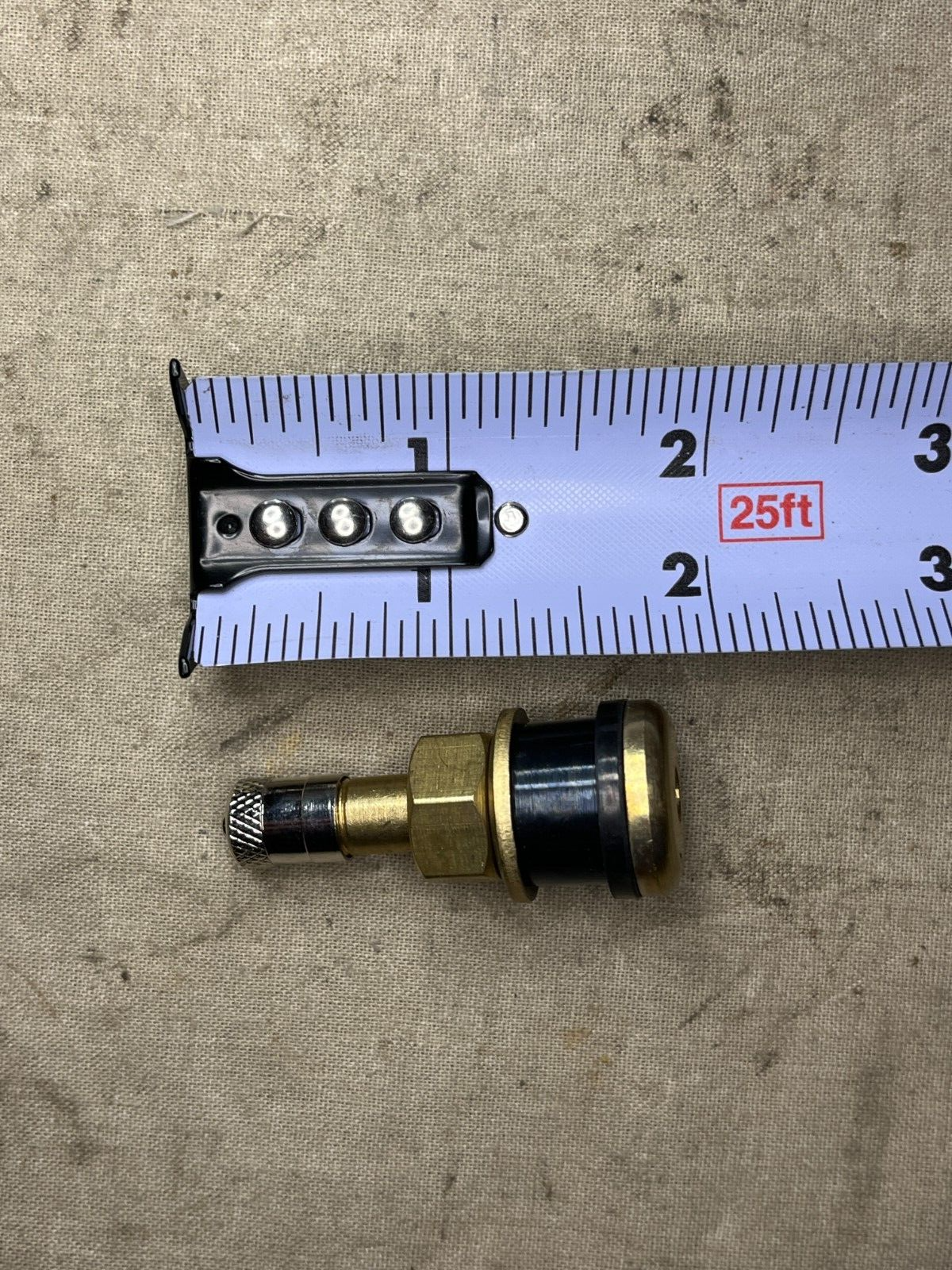 CUCV TRUCK 1/4T A-A52611-2-2-TR50 1/5'' PNEUMATIC TIRE VALVE 2640-00-555-2829