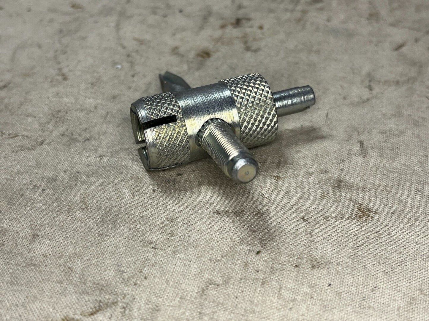 NEW TL-690 4WAY 2'' L 3/4'' LARGE BORE, TIRE VALVE REPAIR TOOL 5120-00-529-2727