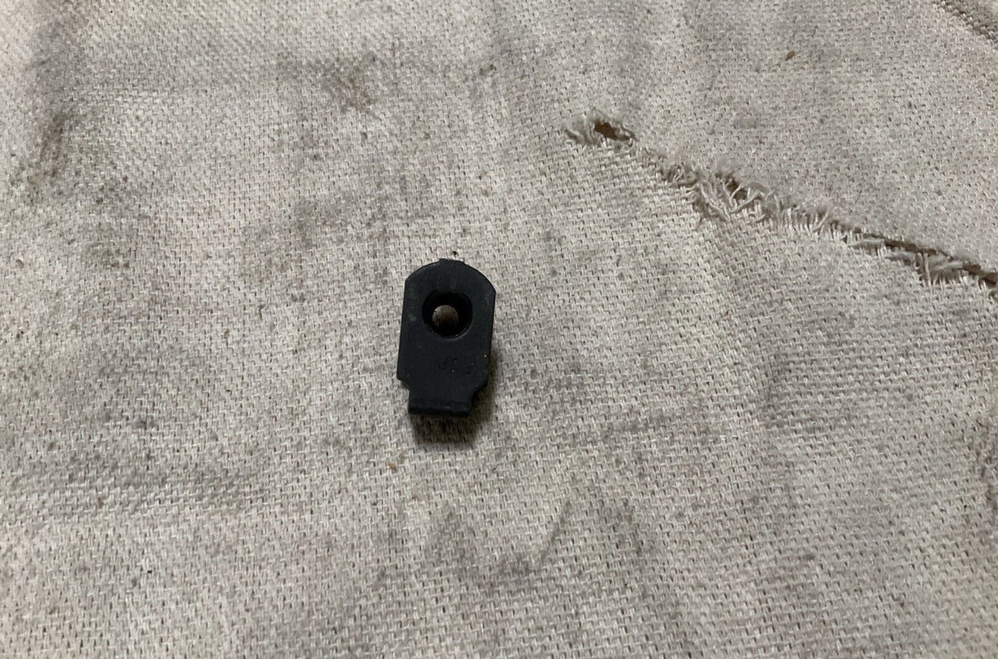 M915, M-916A1 Daimler Trucks 23-11668-000 Clip-On Nut 5310-01-338-4116 pack of 8