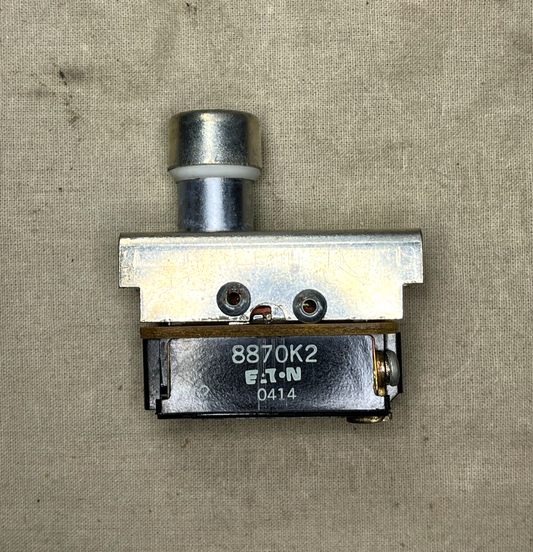 HELICOPTER EATON M8805/55-001 FOOT PEDAL PUSH SWITCH 8870K2 5930-00-262-0889
