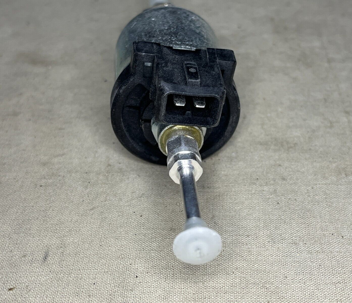 EBERSPACHER AIRTRONIC 327369CC HEATER & FUEL PUMP 40W 24V 4KW 252113050000 NOS