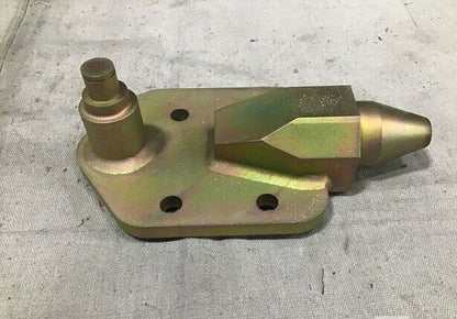 BAE SYSTEMS 4284844 ENGINE MOUNT BRACKETS 2510-01-563-8044 2 MRAP VARIANTS