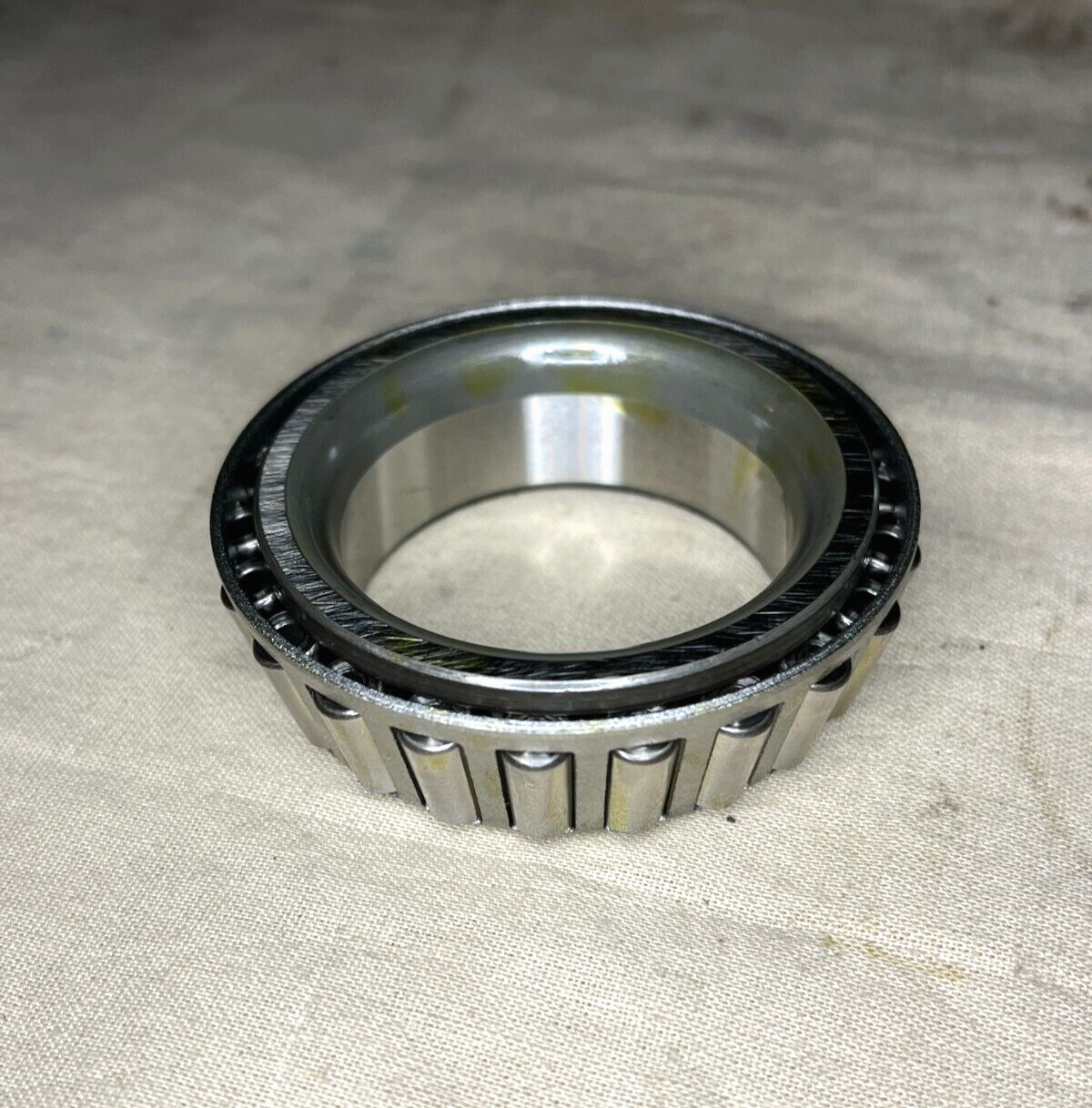 HEMTT, M1070 HEAVY TRUCK 3-21459 ROLLER BEARING 2AT492 3110-01-156-5386 NOS