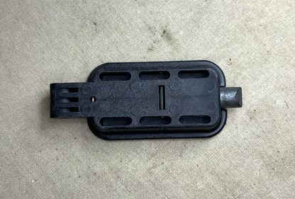 NEW THUMB DOOR LATCH ASSEMBLY 12999220 9381380 1005-01-520-7064