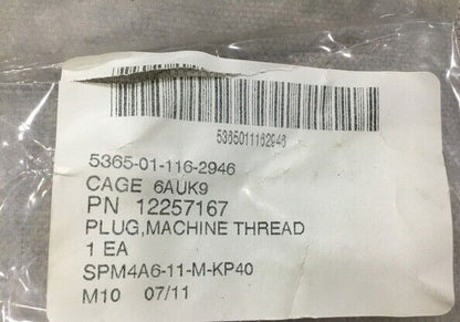 New Plain RH External 12257167-1 Machine Thread Plastic Plug 5365-01-116-2946