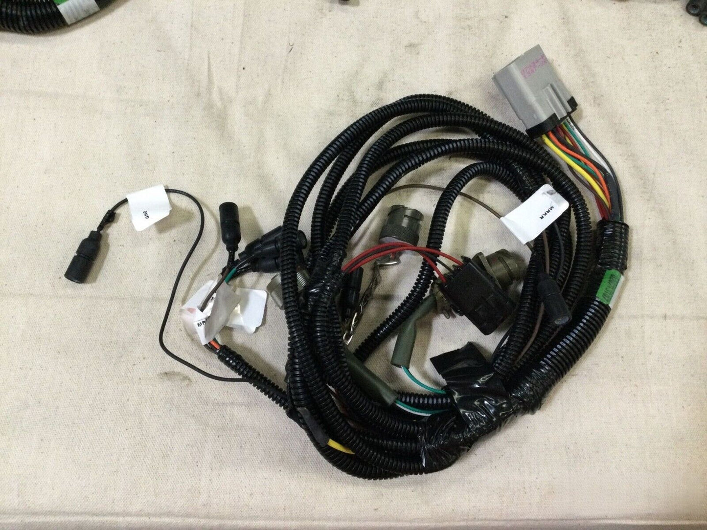 MRAP-COUGAR CAT1 A1 WIRING HARNESS-RIGHT FRONT LIGHT 2567-GG5C 6150-01-545-6890