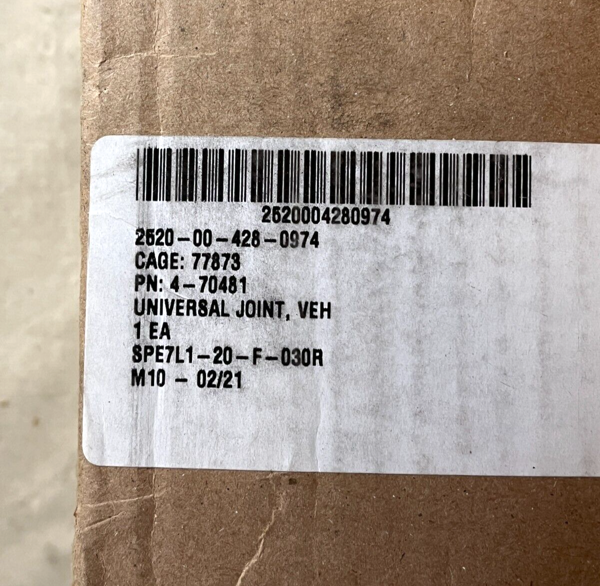 MILITARY AAVR-7A1 GKN ROCKFORD 4-70481 UNIVERSAL JOINT 2587079 520-00-428-0974