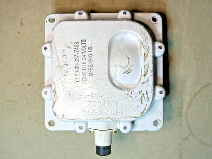 HIMARS, MLRS MIL-L-45068 24V DOME LIGHT, HEADLIGHT 7064671 6220-00-337-7463 NOS