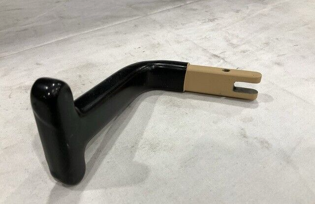 M1117 ARMORED SECURITY VEHICLE 132835 VEHICULAR DOOR HANDLE 2540-01-478-0649