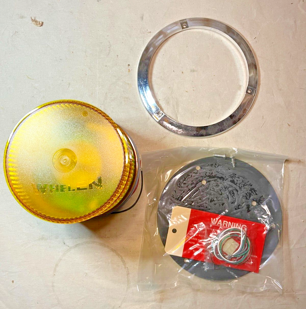 NEW WHELEN 3145660 HEAVY DUTY WARNING LIGHT 2214190 01-0683384 6220-01-460-2960