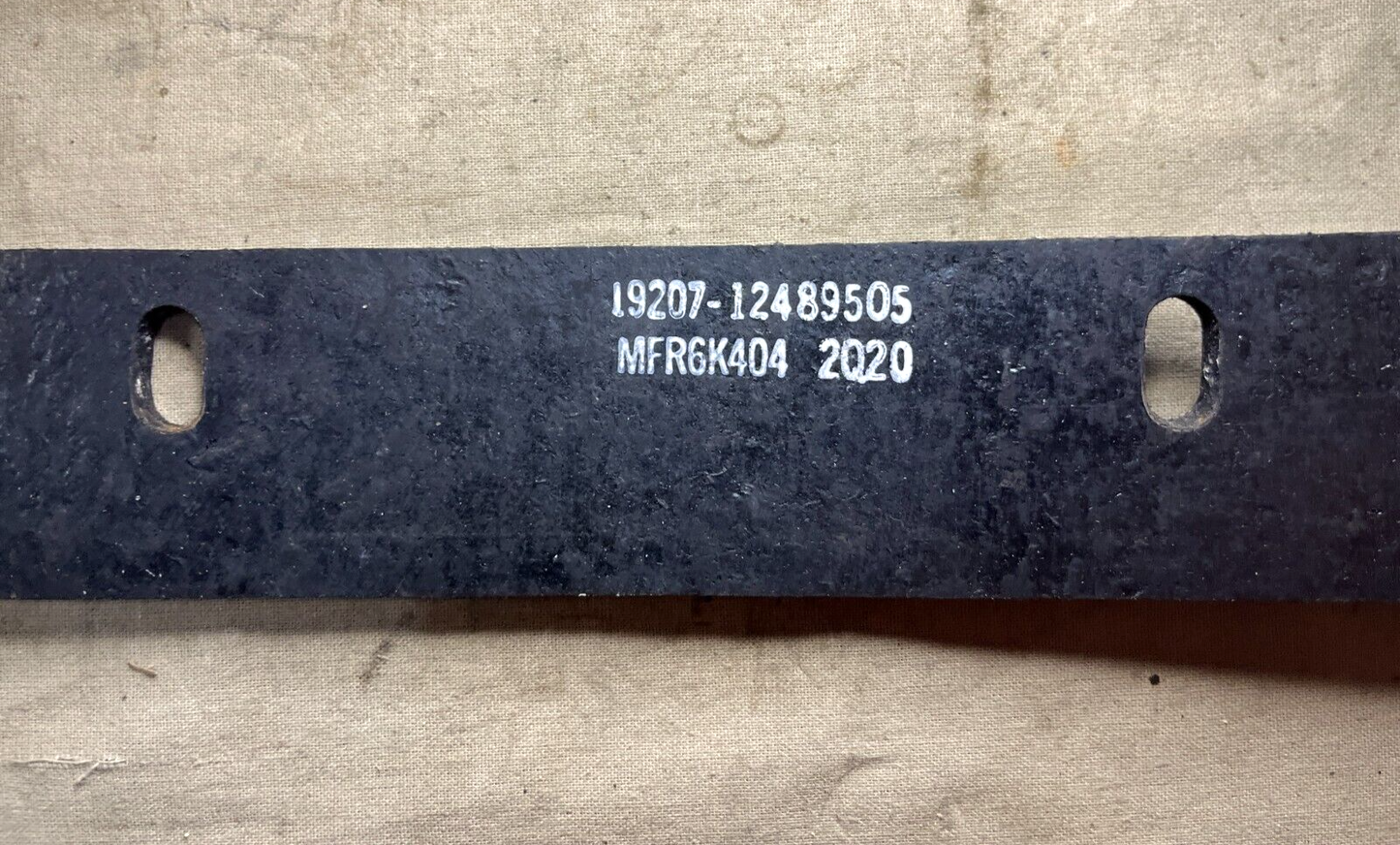 M60 COMBAT TANK 12489505 MOUNTING PLATE TOP CLOSURE 5340-01-548-1513 NOS