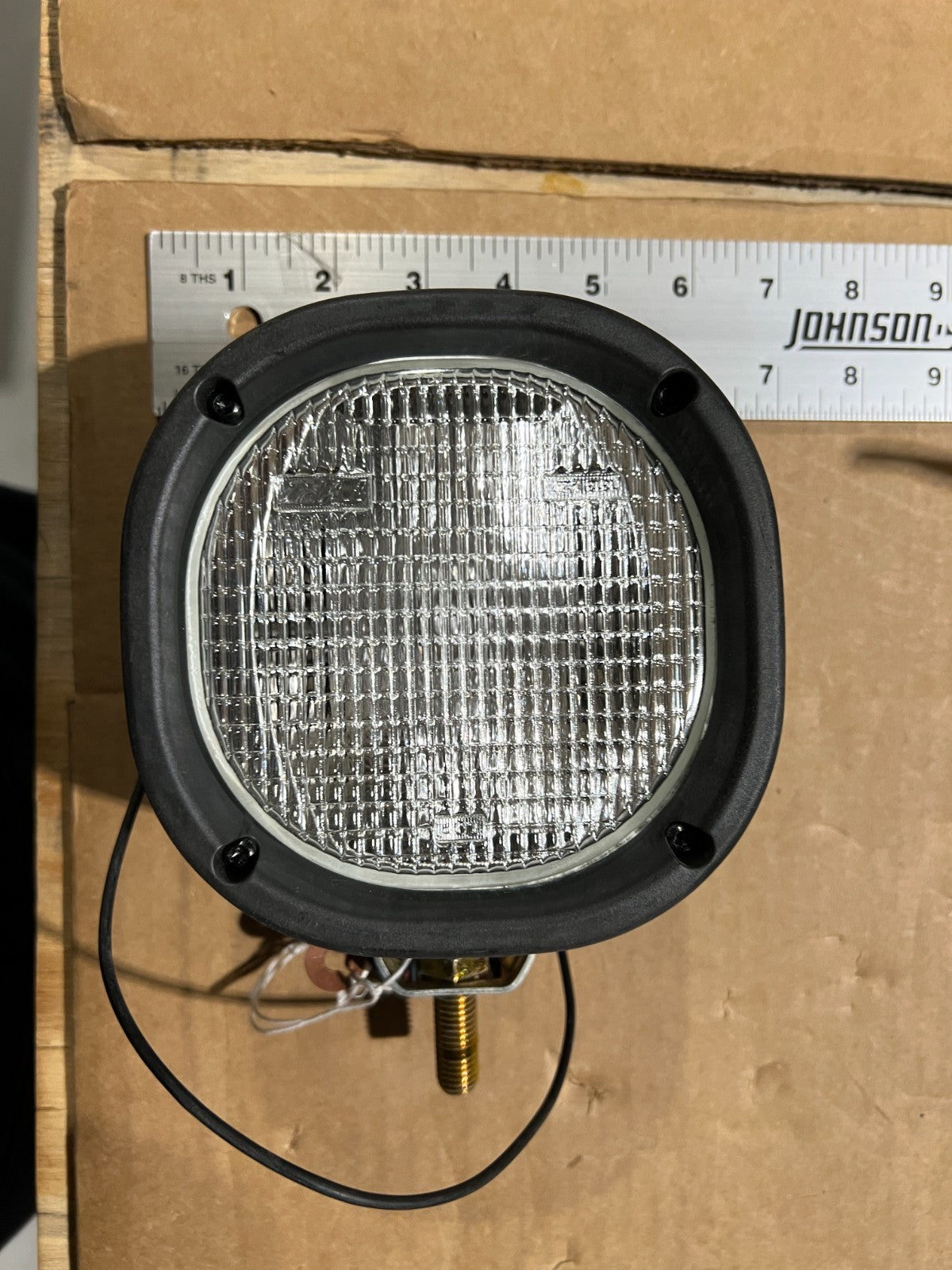 Lamp 2500-12V NSN 6240-01-325-2253