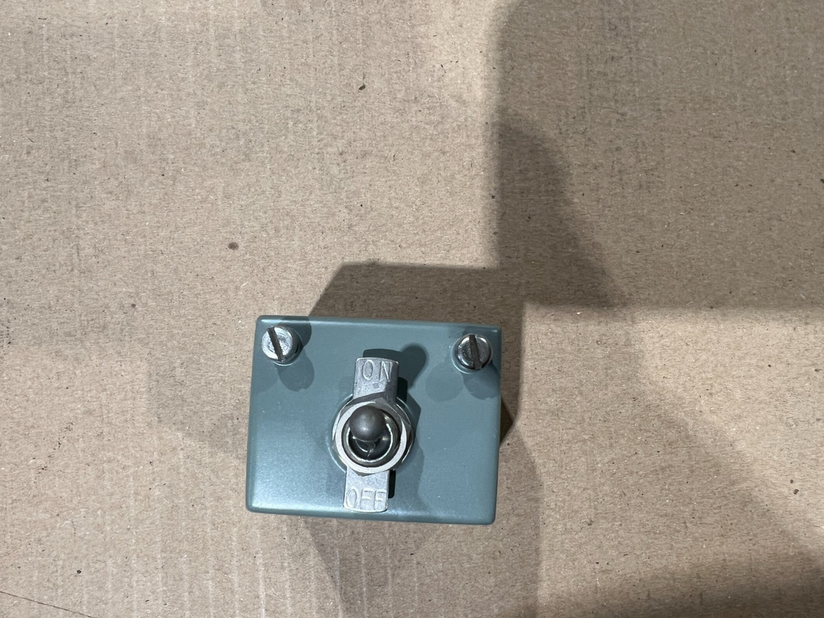 Circuit Breaker AN/BSY-1V NSN 5925-01-254-5905 - photo 3