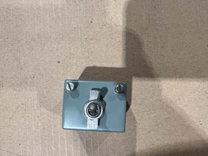 Circuit Breaker AN/BSY-1V NSN 5925-01-254-5905 - photo 3