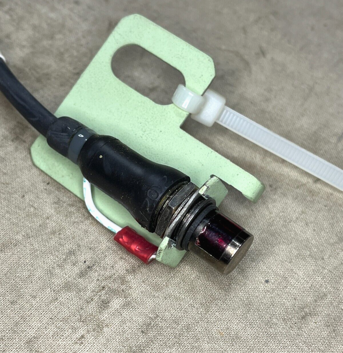 BRADLEY FIGHTING VEHICLE A3 A4 12976787 INDICATOR LIGHT 6220-01-458-4368 NOS