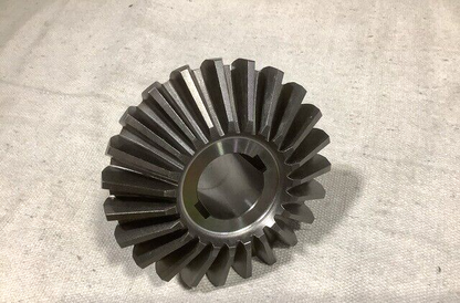 LAV-25 TANK GENERAL DYNAMICS 10501492 PINION BEVEL GEAR DRIVE 3020-01-162-0692