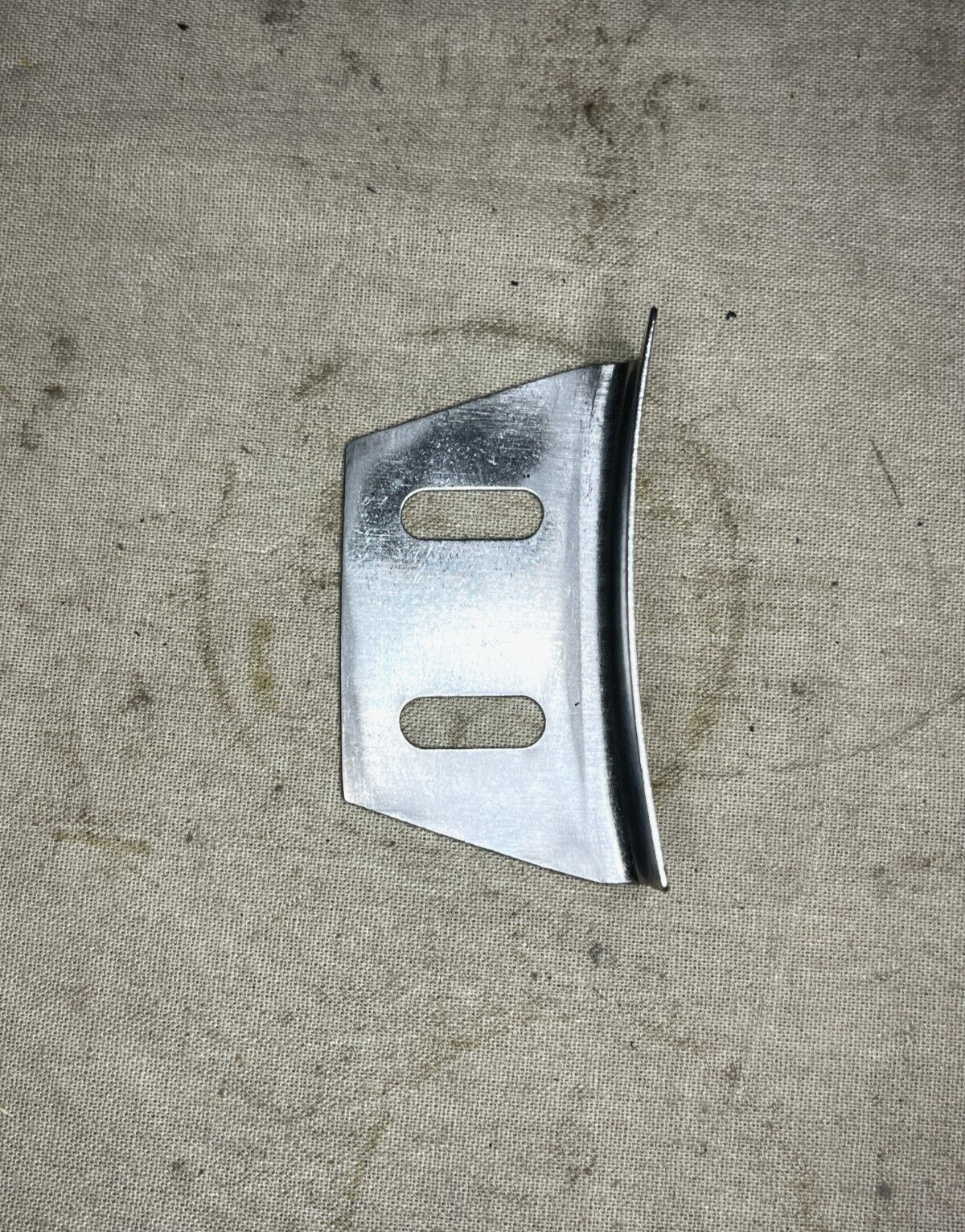 HELICOPTER CH-53A/D/E, MH-53E 65122-11371-108 MOUNTING BRACKET 5340-01-406-2338