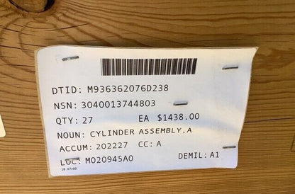 M1120A2 HEMTT 150234B 1860870 HOOK ARM CYLINDER ASSEMBLY 3040-01-374-4803