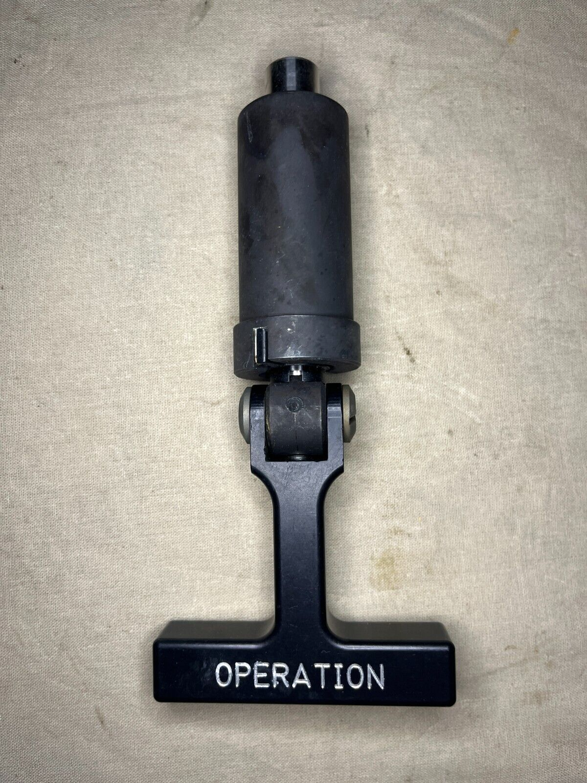 MILITARY CROWS RIGHT SIDE SUPPORT ASSEMBLY POSITIVE LOCK STUD 5325-25-150-7437