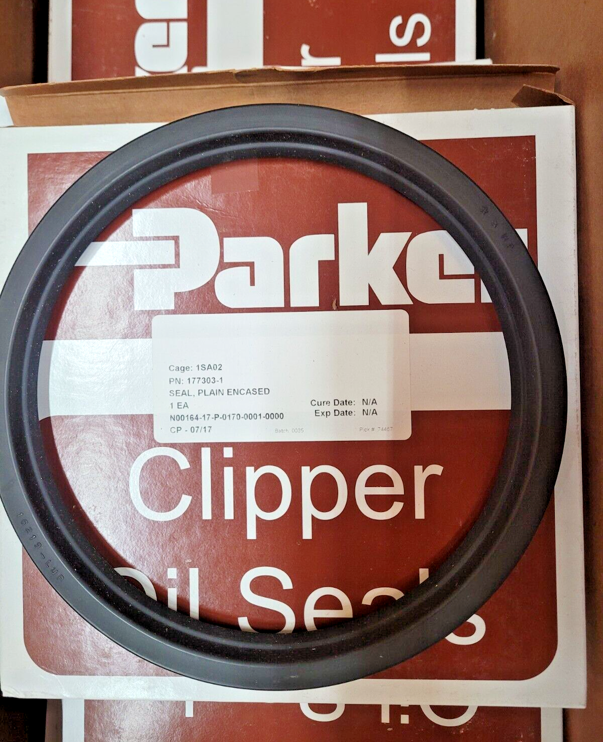 NEW PARKER CLIPPER OIL SEAL PLAIN ENCASED AN/SPS-67 RADAR  8.5" X 7.37" X .625"