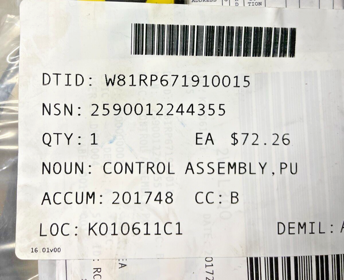 M992 VEHICLE 12351513 PUSH-PULL CONTROL ASSEMBLY 300004-1 2590-01-224-4355 NOS