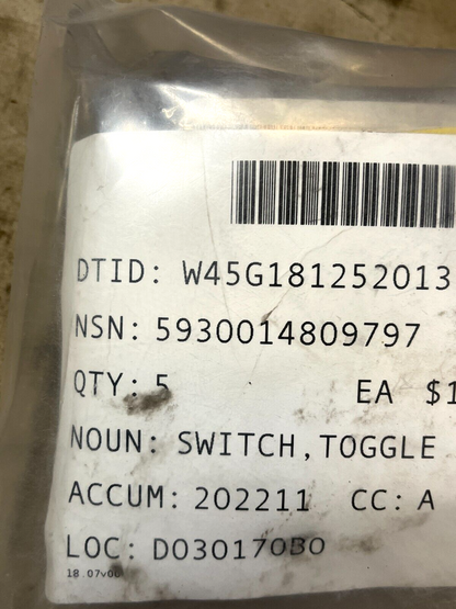 MILITARY MK23 MTVR 8906K5674 8HB631 TOGGLE SWITCH SW0177 5930-01-480-9797 NOS