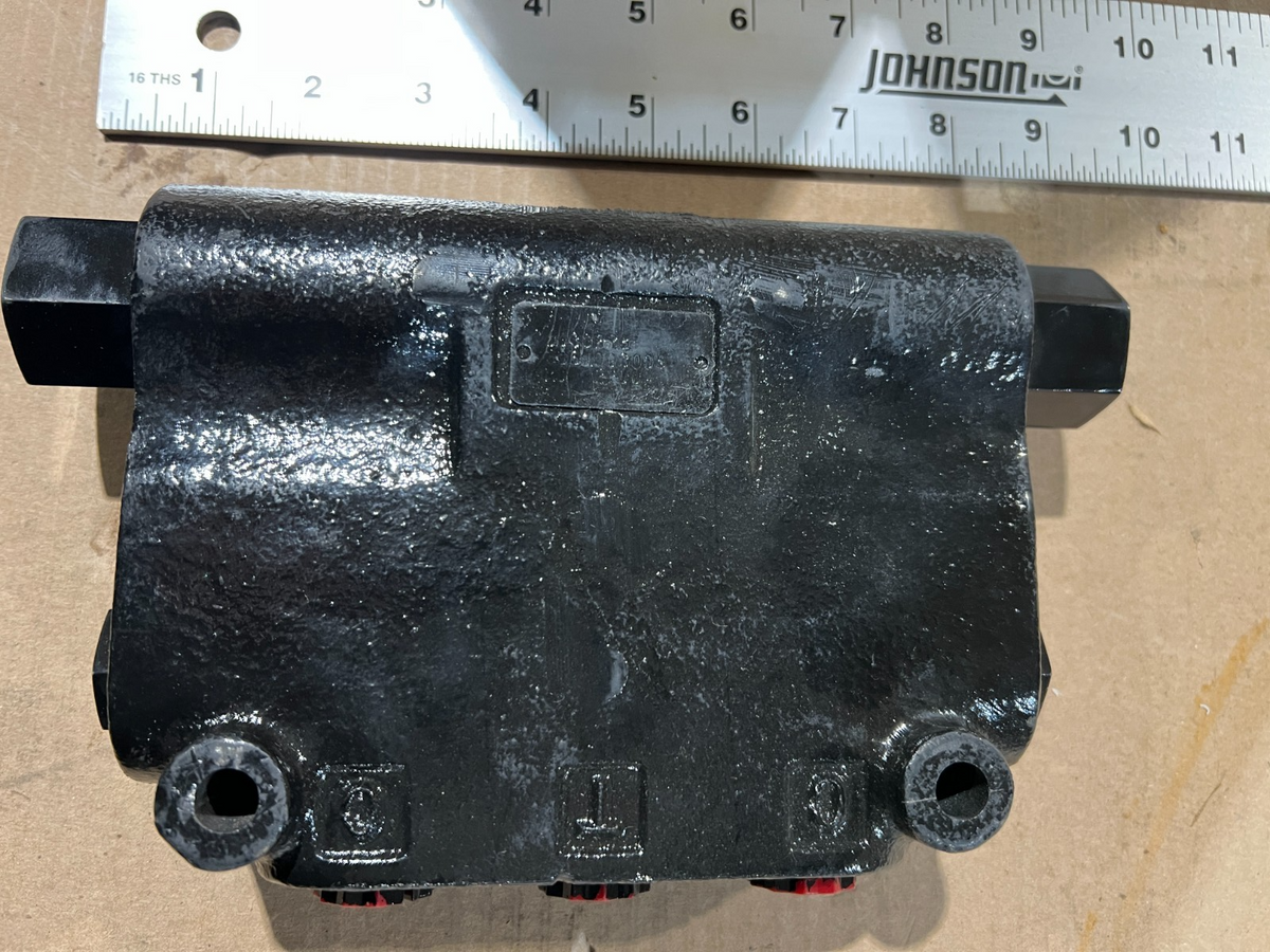 Selector Valve F/A-18 NSN 2530-01-436-1330