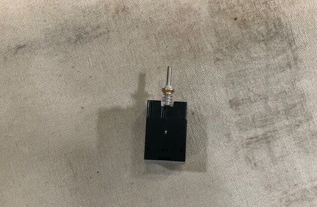 AIRCRAFT AWACS E-3A 607-3477-003 HEAVY DUTY INDICATOR LIGHT 6210-01-051-2789