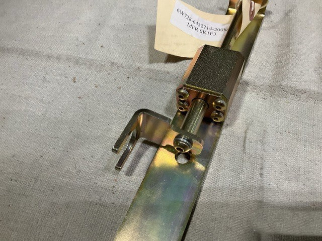 Door Lock Assy 6432714-200M1 NSN 2540-01-536-1442 - photo 2