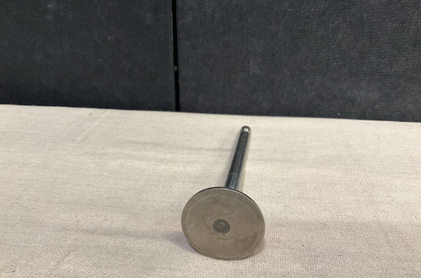 Cummins 3076889 Diesel Engine Valve 2815-01-490-0808 EXHAUST VALVE OEM CUMMINS