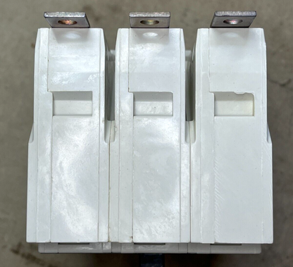 SIEMENS NGB3B125B TYPE NGB 3-POLE 600VAC MAX. 125A MOLDED CASE CIRCUIT BREAKER